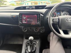 2022 Toyota Hilux SR