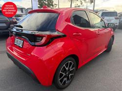 2025 Toyota Yaris SX Hybrid