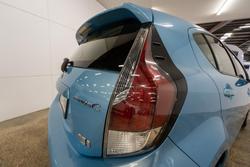 2016 Toyota Prius i-Tech
