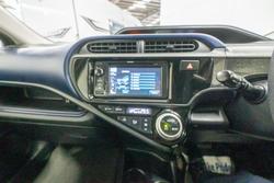 2016 Toyota Prius i-Tech