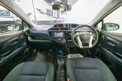 2016 Toyota Prius i-Tech