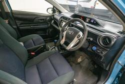 2016 Toyota Prius i-Tech