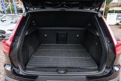 2022 Volvo XC40 Ultimate B5 Dark