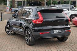 2022 Volvo XC40 Ultimate B5 Dark