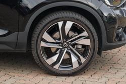 2022 Volvo XC40 Ultimate B5 Dark