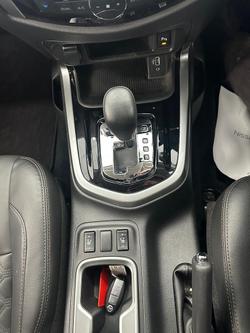 2024 Nissan Navara ST-X D23 MY24 4x2 Black Star
