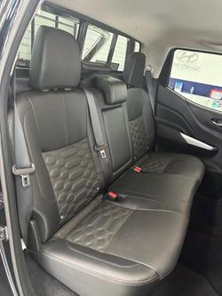 2024 Nissan Navara ST-X D23 MY24 4x2 Black Star