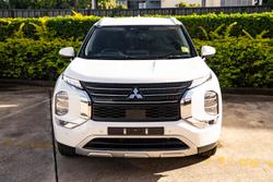 2024 Mitsubishi Outlander LS