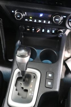 2017 Toyota Hilux SR5