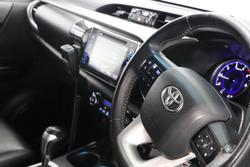 2017 Toyota Hilux SR5