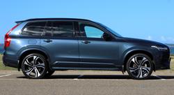 2021 Volvo XC90 T6 R-Design