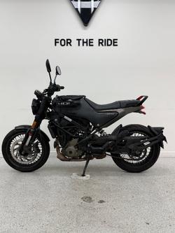 2022 HUSQVARNA SVARTPILEN 401 Black