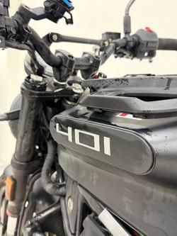 2022 HUSQVARNA SVARTPILEN 401 Black