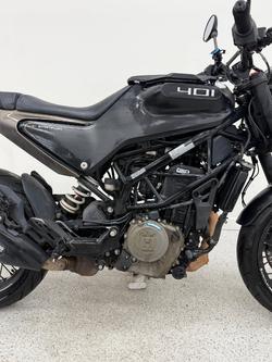 2022 HUSQVARNA SVARTPILEN 401 Black