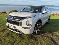 2025 Mitsubishi Outlander Exceed
