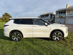 2025 Mitsubishi Outlander Exceed