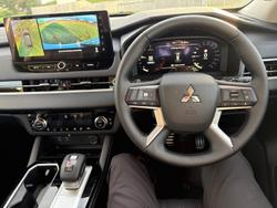 2025 Mitsubishi Outlander Exceed
