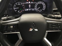 2024 Mitsubishi Outlander ES