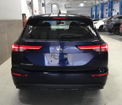2024 Mitsubishi Outlander ES