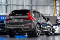 2021 Volvo XC60 B6 R-Design