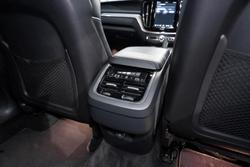 2021 Volvo XC60 B6 R-Design
