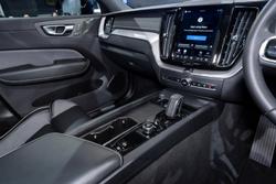 2021 Volvo XC60 B6 R-Design