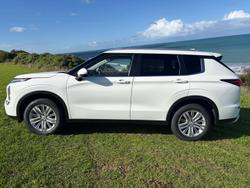 2023 Mitsubishi Outlander LS