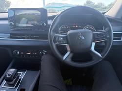2023 Mitsubishi Outlander LS