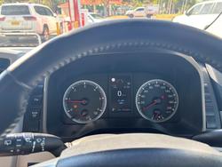 2022 Toyota HIACE Commuter Bus DSL AT (White Only)