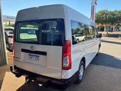 2022 Toyota HIACE Commuter Bus DSL AT (White Only)