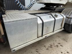 2000 MITSUBISHI TRUCK & WATER TANKER COMBO Fp500