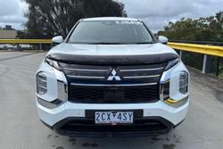 2025 Mitsubishi Outlander ES