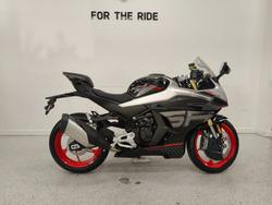 CFMOTO 450 SR ABS