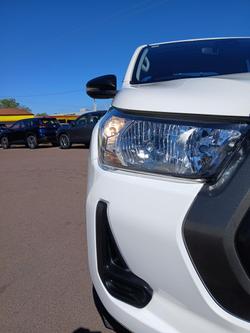2023 Toyota Hilux SR