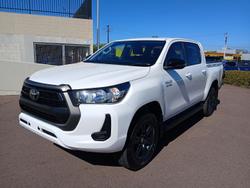 2023 Toyota Hilux SR
