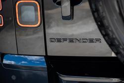2026 Land Rover Defender 110 D350 X-Dynamic SE