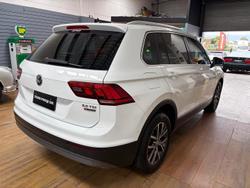 2016 Volkswagen Tiguan 132TSI Comfortline 5N MY17 Four Wheel Drive Pure White