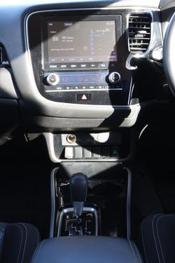 2020 Mitsubishi Outlander ES