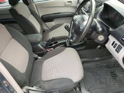 2010 Mitsubishi Triton GL-R