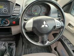 2010 Mitsubishi Triton GL-R