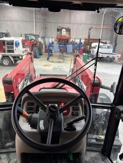 CASE IH Farmall 110M Cab Tractor Fel 110Hp Low Hours 835