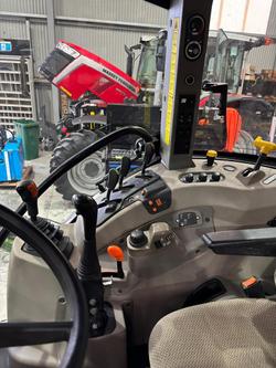 CASE IH Farmall 110M Cab Tractor Fel 110Hp Low Hours 835