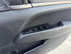 2017 HYUNDAI ELANTRA ACTIVE 2.0 MPI