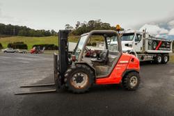 2014 Manitou Mh254t Red