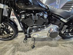 2017 Harley-Davidson Sport Glide 107 (FLSB) Softail Black