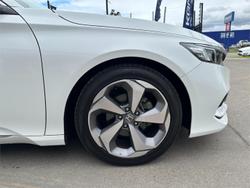 2019 Honda Accord VTi-LX