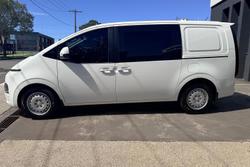 2024 Hyundai STARIA LOAD