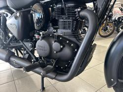 2025 Royal Enfield Classic 350 Dark