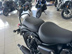 2025 Royal Enfield Classic 350 Dark