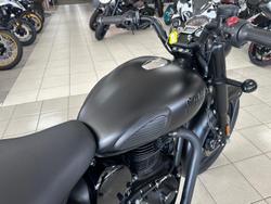 2025 Royal Enfield Classic 350 Dark